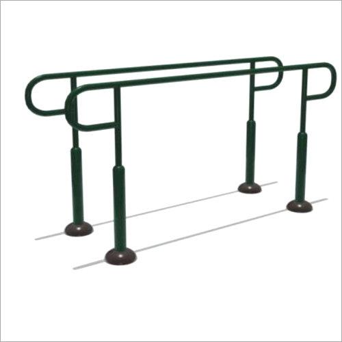 outdoor-gym-parallel-bar